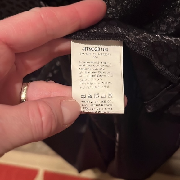 3 great staple work career tops- black,cream and leopard. Size  XL/ 1X
like new - Picture 10 of 14